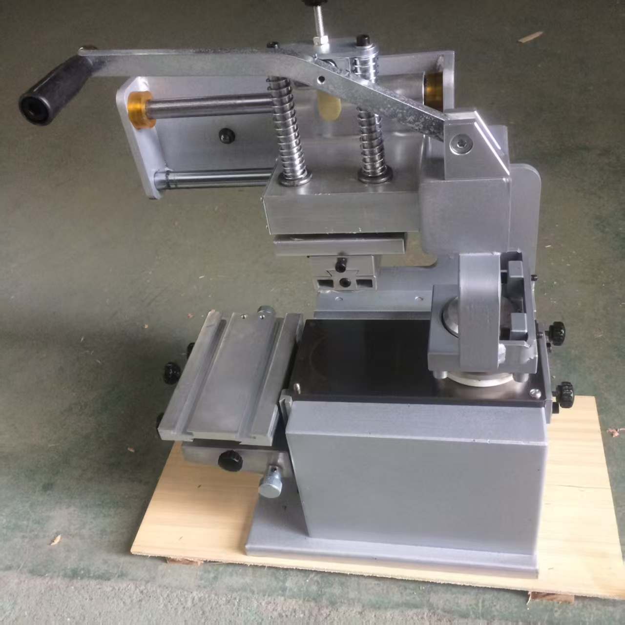저렴한 수동 패드 인쇄기, 불규칙한 표면용 데스크탑 패 - Commercial Printing Operations 리뷰 및 가격